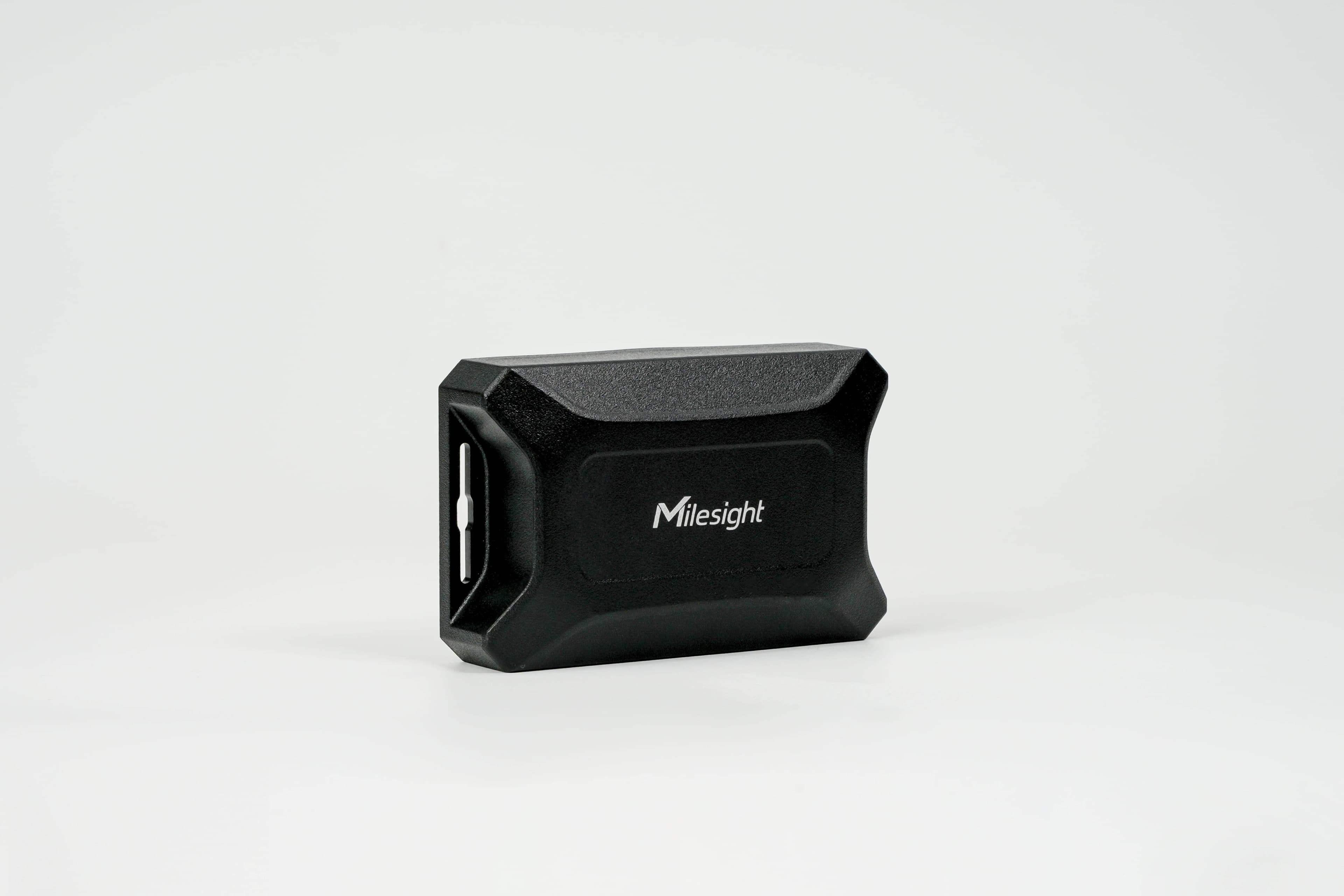 Rastreador GPS LoRaWAN AT101-915M Milesight